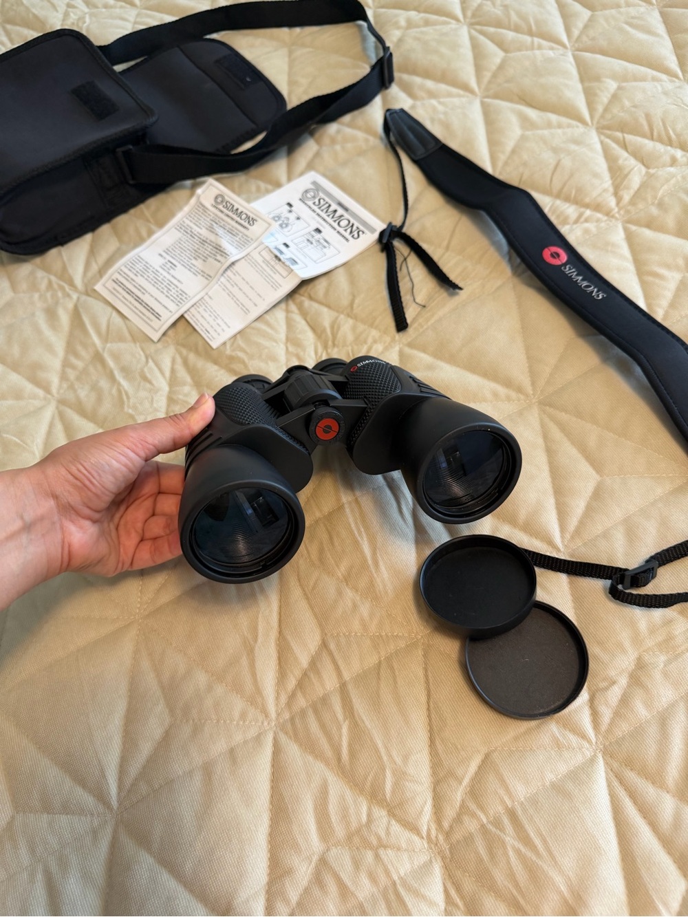 Simons ProSport 10x50 Black Binoculars with Neck Strap, Case and Caps - Picture 3 of 5